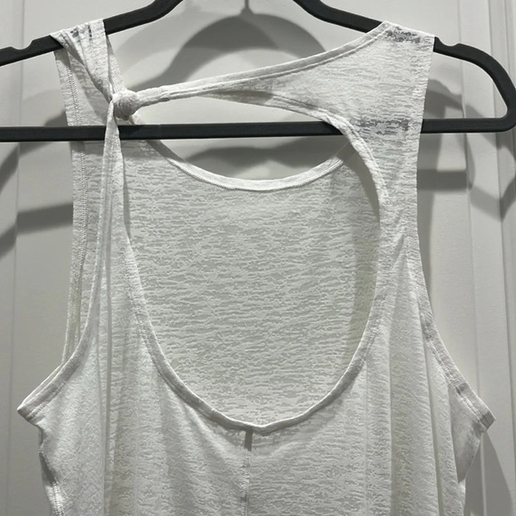 Lululemon White Sheer Activewear Tank Top with Cut Out Back Sz 8 - Picture 3 of 5